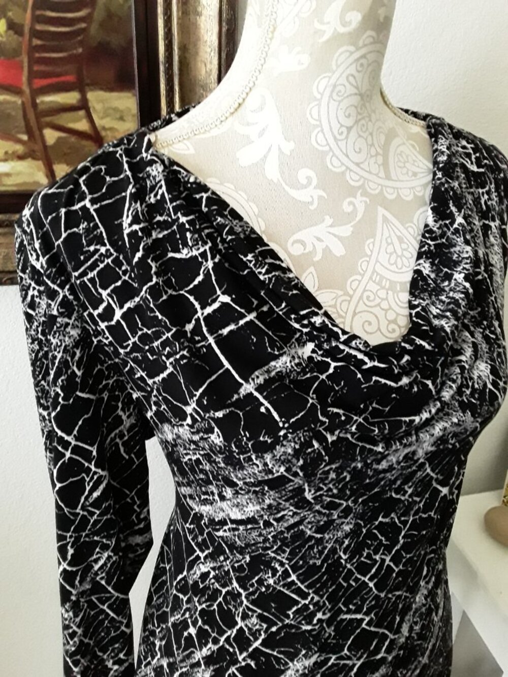 Chaus black and white weighted neckline flare hem top size XL